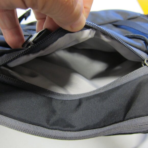 Patagonia 8L Atom Sling Bag Black/Silver with Adjustable Strap - Picture 7 of 9